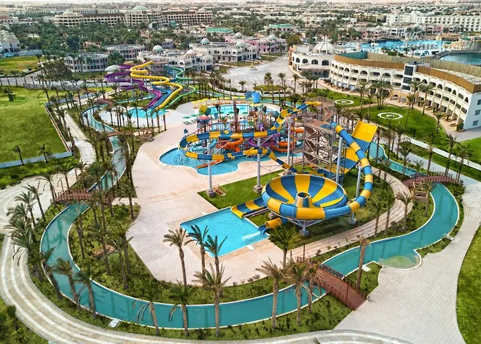 Resort Emerald Aqua Park City 5*